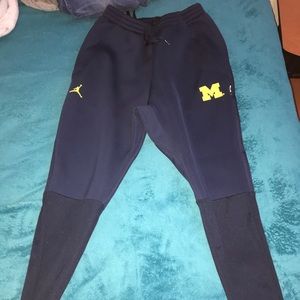 Michigan Jordan joggers